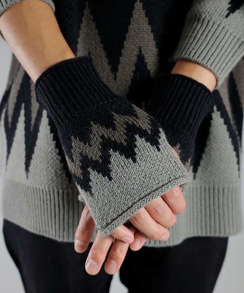 ZIGZAG JACQUARD ARM WARMER