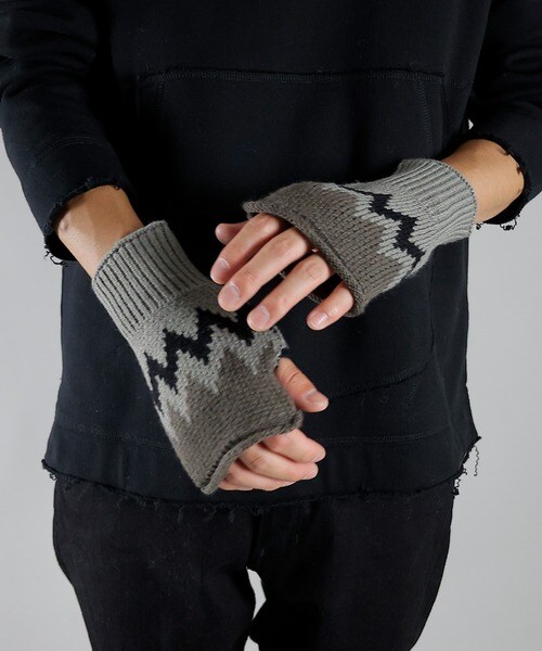 ZIGZAG JACQUARD ARM WARMER