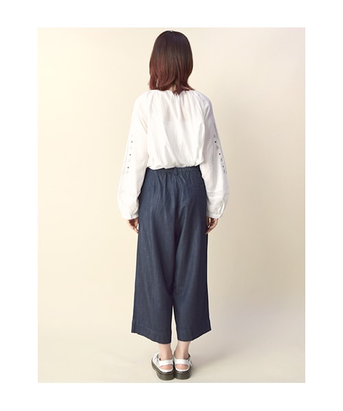 w closet(ダブルクローゼット)の「【予約】6.9ozデニムワイドクロップドパンツ(パンツ・レディース・ブルー/ワンウォッシュ・FREE)」の5枚目の写真