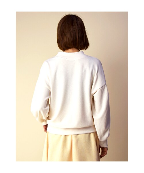w closet（ダブルクローゼット）の「ボリューム袖プリント入り裏毛プルオーバー（トップス・レディース・オフホワイト/グレー/スモークグレー/D.ブルー・FREE）」の7枚目の写真