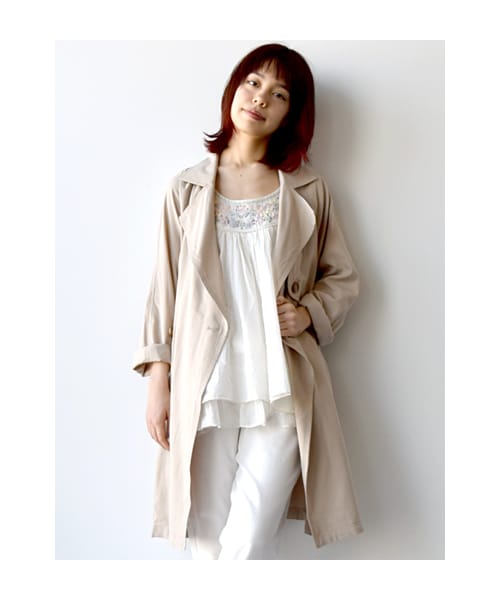 w closet(ダブルクローゼット)の「【予約】ツイルダブルトレンチ風コート(トップス・レディース・サンドベージュ/オレンジベージュ・FREE)」の1枚目の写真