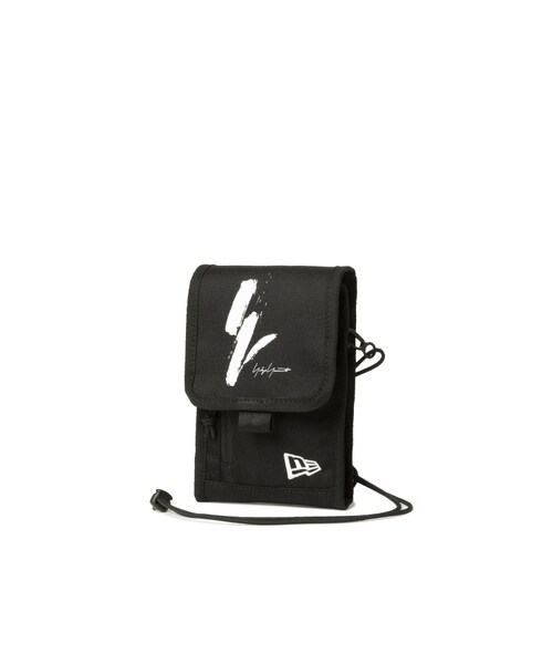 Yohji Yamamoto（ヨウジヤマモト）の「Yohji Yamamoto × NEW ERA NECK POUCH YY LOGO BLK WHT（バッグ・メンズ・BLACK/01・03）」の3枚目の写真