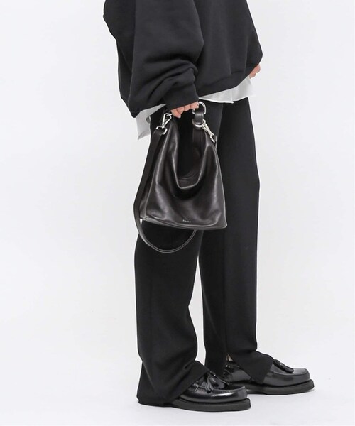 AP STUDIO ショルダーバック　人気 ACNE STUDIOS(アクネストゥディオズ) マルチポケットショルダーバッグ