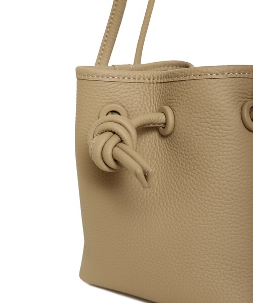 VASIC（ヴァジック）の「BOND MINI MINI LEATHER（バッグ・レディース・SAND/28/WHITE/10・F）」の5枚目の写真