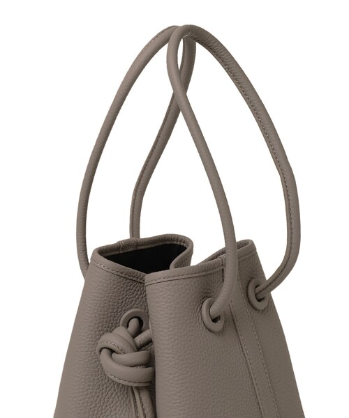 VASIC（ヴァジック）の「BOND MINI LEATHER（バッグ・レディース・GREEN/30/YELLOW/80/TAUPE/14/GRAY/07/BLACK/01・F）」の9枚目の写真