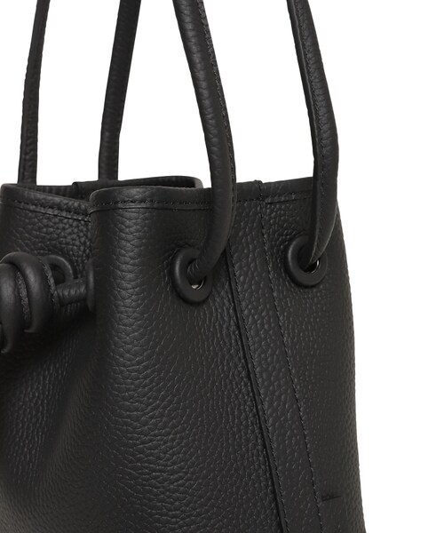 VASIC（ヴァジック）の「BOND MINI MINI LEATHER（バッグ・レディース・IVORY/15/BLACK/01・F）」の6枚目の写真