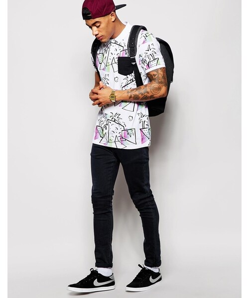 asos（エイソス）の「ASOS Polo Shirt With All Over Print And Contrast Pockets（ポロシャツ・メンズ・white・XXXL/L-Chest 40-42"/M-Chest 38-40"/S-Chest 36-38"/XL-Chest 42-44"/XS-Chest 34-36"/XXL-Chest 44-46"/XXS-Chest 32-34"/XXXS-Chest 30-32in (76-81cm)）」の4枚目の写真