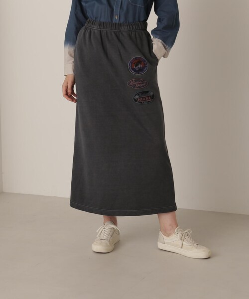 AVIREX（アヴィレックス）の「【先行予約 12月中旬-12月下旬入荷予定】FADE WASH WAPPEN SKIRT/フェイドウォッシュ ワッペンスカート（スカート・ブラック/ブルー/サンド・F）」の2枚目の写真
