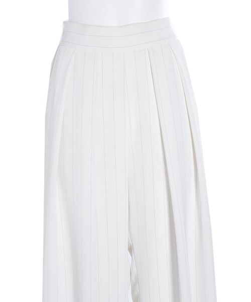 EMODA（エモダ）の「タックワイドリラックスパンツ（パンツ・レディース・ホワイト/ブラック）」の8枚目の写真