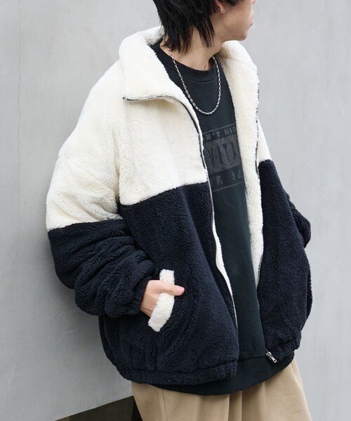 COLONY 2139（コロニートゥーワンスリーナイン）の「シャギーフリースBIGスタンドブルゾン（ジャケット/アウター・メンズ・ブラック/ブラックその他1/ベージュ・M/L/XL）」の2枚目の写真