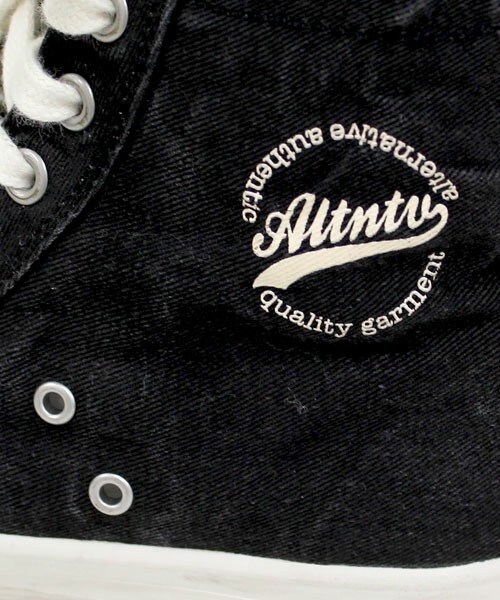 RNA（アールエヌエー）の「スタンダードハイスニーカー（シューズ・レディース・オフホワイト/ブラック/レッド・S/M）」の7枚目の写真