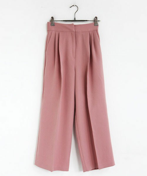 DHOLIC(ディーホリック)の「タッククロップドワイドパンツ(その他パンツ・レディース・ディープピンク/ブラック/ライトベージュ・FREE)」の1枚目の写真