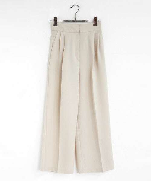 DHOLIC(ディーホリック)の「タッククロップドワイドパンツ(その他パンツ・レディース・ディープピンク/ブラック/ライトベージュ・FREE)」の3枚目の写真