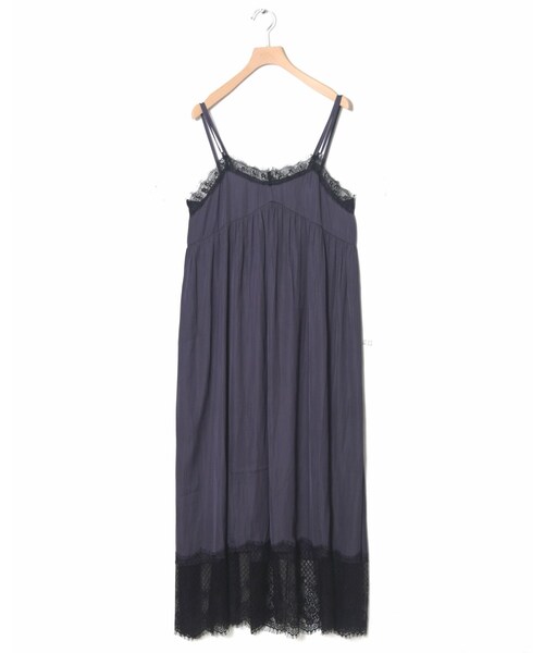 w closet(ダブルクローゼット)の「【Alley】ランジェリー風キャミワンピース(ワンピース/ドレス・レディース・グレーパープル/アイボリー/レッドベース・FREE)」の4枚目の写真