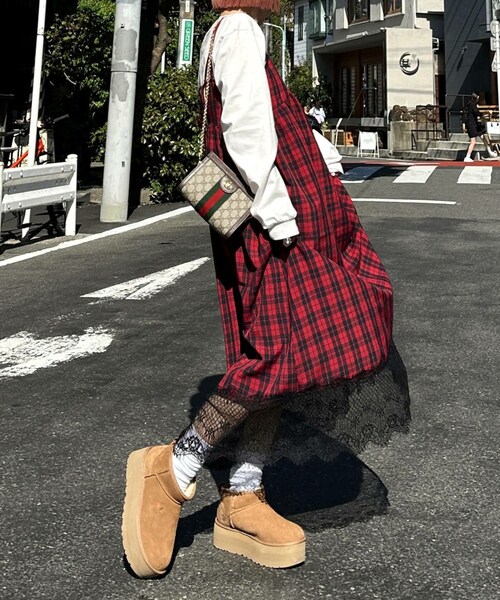w closet(ダブルクローゼット)の「【Alley】ランジェリー風キャミワンピース(ワンピース/ドレス・レディース・グレーパープル/アイボリー/レッドベース・FREE)」の12枚目の写真
