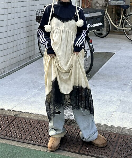 w closet(ダブルクローゼット)の「【Alley】ランジェリー風キャミワンピース(ワンピース/ドレス・レディース・グレーパープル/アイボリー/レッドベース・FREE)」の17枚目の写真