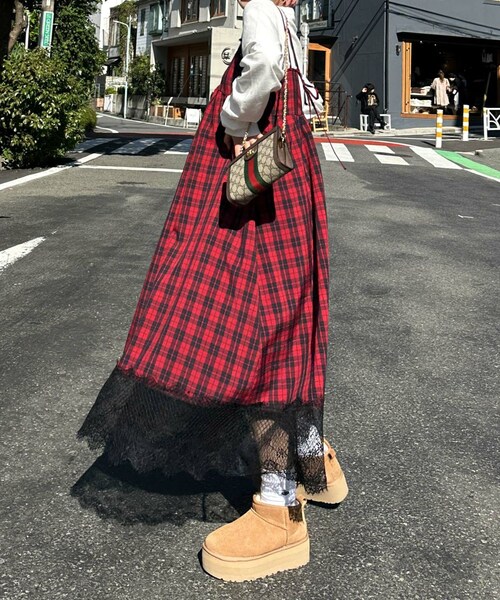 w closet(ダブルクローゼット)の「【Alley】ランジェリー風キャミワンピース(ワンピース/ドレス・レディース・グレーパープル/アイボリー/レッドベース・FREE)」の9枚目の写真