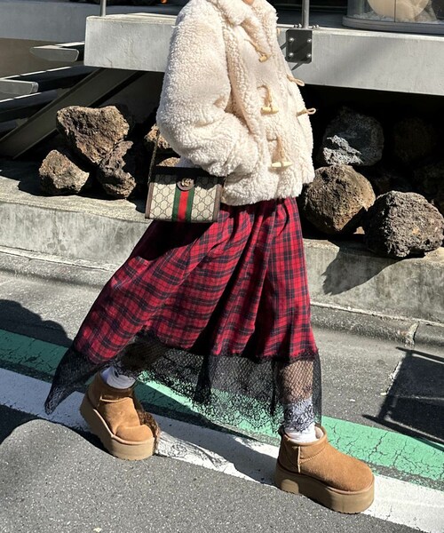 w closet(ダブルクローゼット)の「【Alley】ランジェリー風キャミワンピース(ワンピース/ドレス・レディース・グレーパープル/アイボリー/レッドベース・FREE)」の15枚目の写真