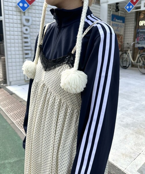 w closet(ダブルクローゼット)の「【Alley】ランジェリー風キャミワンピース(ワンピース/ドレス・レディース・グレーパープル/アイボリー/レッドベース・FREE)」の21枚目の写真