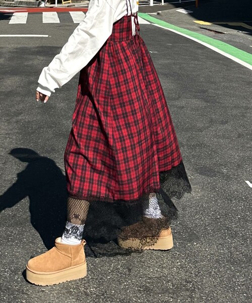 w closet(ダブルクローゼット)の「【Alley】ランジェリー風キャミワンピース(ワンピース/ドレス・レディース・グレーパープル/アイボリー/レッドベース・FREE)」の13枚目の写真
