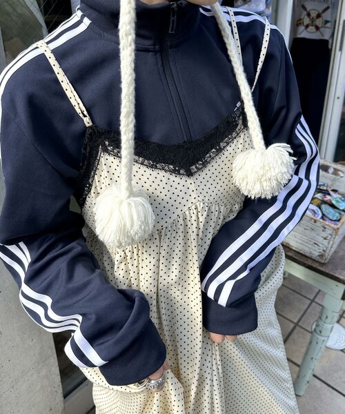 w closet(ダブルクローゼット)の「【Alley】ランジェリー風キャミワンピース(ワンピース/ドレス・レディース・グレーパープル/アイボリー/レッドベース・FREE)」の20枚目の写真