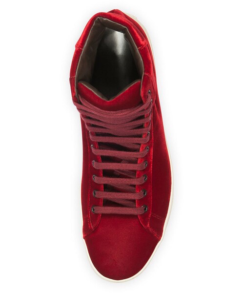 TOM FORD(トム フォード)の「Tom Ford Russel Velvet High-Top Sneaker, Red(スニーカー・メンズ・RED・42.5EU/9.5US/43.5EU/10.5US/44.5EU/11.5US/45EU/12US/44EU/11US/45.5EU/12.5US/43EU/10US/41EU/8US/47EU/14US/41.5EU/8.5US/46.5EU/13.5US/40.5EU/7.5US)」の2枚目の写真