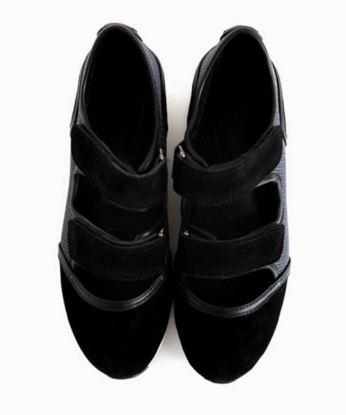 DHOLIC（ディーホリック）の「スエード調ベルクロスニーカー（スニーカー・レディース・グリーン/ダークブルー/ブラック・225/230/235/240/245/250）」の2枚目の写真