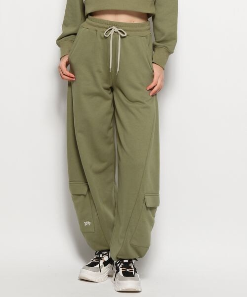 FOREVER 21(フォーエバー トゥエンティーワン)の「グリーンジョガーパンツ30Y7(その他・グリーン70・S/M)」の11枚目の写真