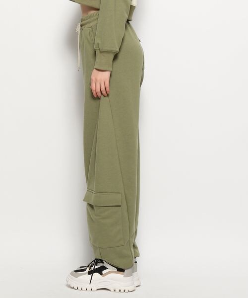 FOREVER 21(フォーエバー トゥエンティーワン)の「グリーンジョガーパンツ30Y7(その他・グリーン70・S/M)」の14枚目の写真