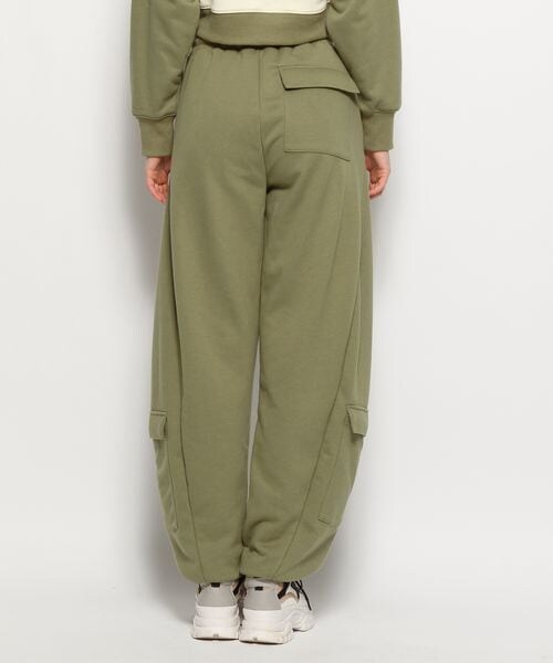 FOREVER 21(フォーエバー トゥエンティーワン)の「グリーンジョガーパンツ30Y7(その他・グリーン70・S/M)」の15枚目の写真