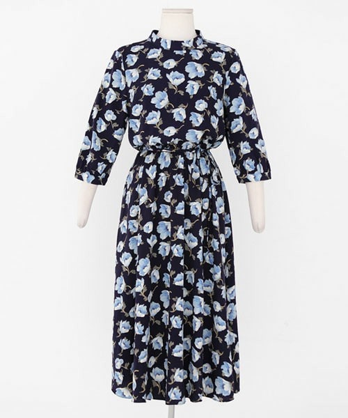 DHOLIC（ディーホリック）の「花柄ブラウジングロングワンピース（ワンピース・レディース・ブラック/ネイビー・FREE）」の2枚目の写真