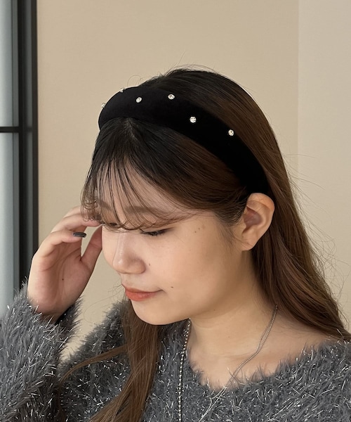 prose verse（プロズヴェール）の「ラインストーンベロアカチューシャ