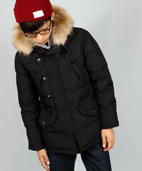 MEN'S BIGI(メンズビギ)の「【AVIREX(アヴィレックス)別注】N-3Bダウンジャケット/フライトジャケット(ミリタリージャケット・メンズ・ブラック・MEDIUM/LARGE)」の3枚目の写真