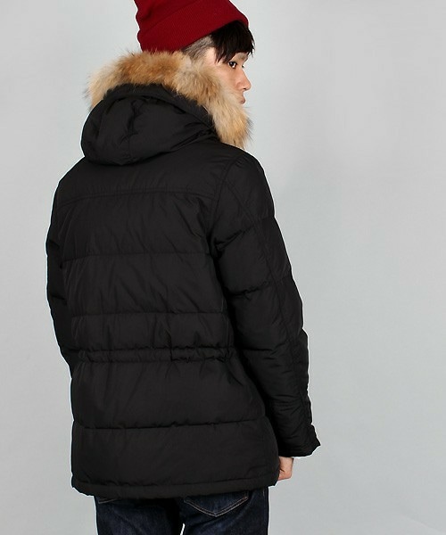 MEN'S BIGI(メンズビギ)の「【AVIREX(アヴィレックス)別注】N-3Bダウンジャケット/フライトジャケット(ミリタリージャケット・メンズ・ブラック・MEDIUM/LARGE)」の6枚目の写真