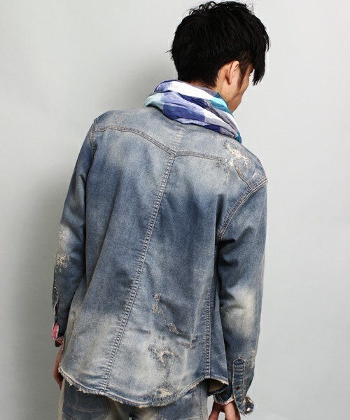 RATTLE TRAP(ラトルトラップ)の「【Smart4月号P-48掲載 山本裕典さん着用】クラッシュ加工デニムウエスタンシャツ(シャツ/ブラウス・メンズ・ライトブルー・MEDIUM/LARGE/LL)」の3枚目の写真