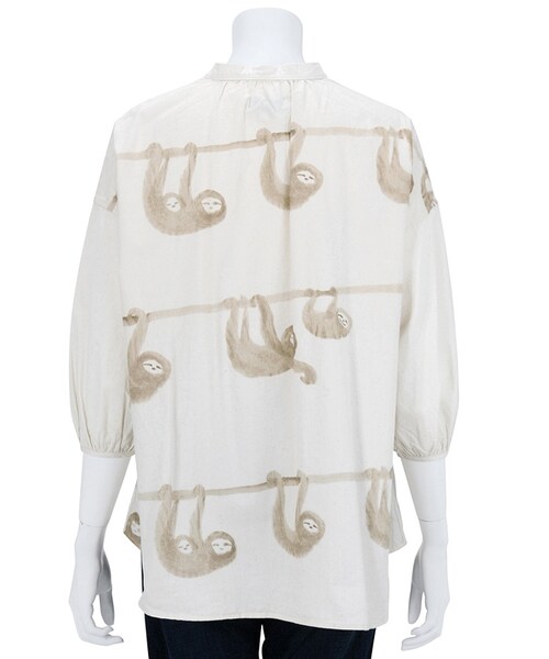 Ne-net（ネネット）の「なまけもの / ブラウス（トップス・レディース・beige/light blue/silver gray・02）」の4枚目の写真