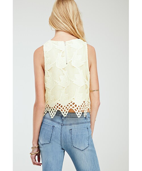FOREVER 21（フォーエバー トゥエンティーワン）の「FOREVER 21 Floral Crochet Crop Top（Tシャツ/カットソー・レディース・Cream/Yellow・Medium/Large/Small）」の3枚目の写真