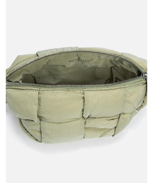 【美品】BOTTEGA VENETA BUMBAG CASSETTE Bottega Veneta Bumbag Cassette - Black | Editorialist
