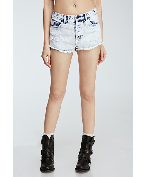 FOREVER 21(フォーエバー トゥエンティーワン)の「FOREVER 21 Cloud Wash Distressed Cutoffs(その他パンツ・レディース・Medium denim/Light denim・25/31/24/26/27/28/29/30)」の9枚目の写真
