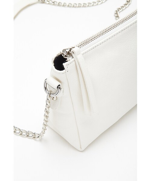 FOREVER 21（フォーエバー トゥエンティーワン）の「FOREVER 21 Chained Faux Leather Crossbody（ショルダーバッグ・レディース・Cream/Black/Blue/Yellow・One size）」の3枚目の写真