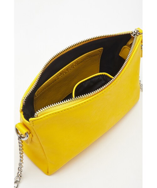 FOREVER 21（フォーエバー トゥエンティーワン）の「FOREVER 21 Chained Faux Leather Crossbody（ショルダーバッグ・レディース・Cream/Black/Blue/Yellow・One size）」の8枚目の写真