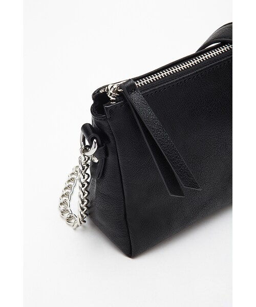 FOREVER 21（フォーエバー トゥエンティーワン）の「FOREVER 21 Chained Faux Leather Crossbody（ショルダーバッグ・レディース・Cream/Black/Blue/Yellow・One size）」の16枚目の写真
