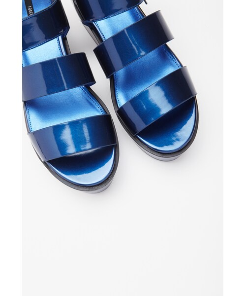 FOREVER 21(フォーエバー トゥエンティーワン)の「FOREVER 21 Faux Leather Flatform Sandals(サンダル・レディース・Navy/Lavender/White/Light blue・8.5/5.5/6.5/7/7.5/8/6/9/10)」の16枚目の写真