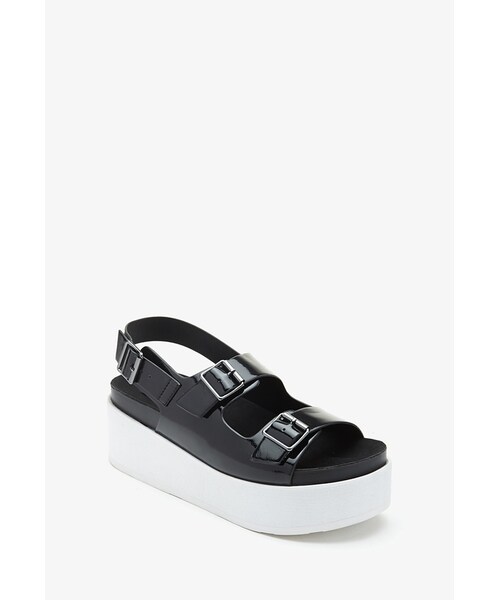 FOREVER 21（フォーエバー トゥエンティーワン）の「FOREVER 21 Buckled Flatform Sandals（サンダル・レディース・Black/Light pink/Silver・8.5/7/9/10/8/5.5/7.5/6.5/6）」の2枚目の写真