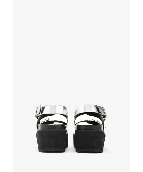 FOREVER 21（フォーエバー トゥエンティーワン）の「FOREVER 21 Buckled Flatform Sandals（サンダル・レディース・Black/Light pink/Silver・8.5/7/9/10/8/5.5/7.5/6.5/6）」の6枚目の写真