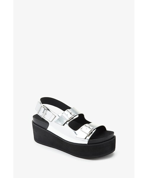 FOREVER 21（フォーエバー トゥエンティーワン）の「FOREVER 21 Buckled Flatform Sandals（サンダル・レディース・Black/Light pink/Silver・8.5/7/9/10/8/5.5/7.5/6.5/6）」の9枚目の写真