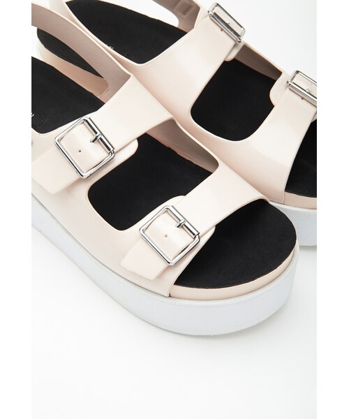 FOREVER 21（フォーエバー トゥエンティーワン）の「FOREVER 21 Buckled Flatform Sandals（サンダル・レディース・Black/Light pink/Silver・8.5/7/9/10/8/5.5/7.5/6.5/6）」の7枚目の写真