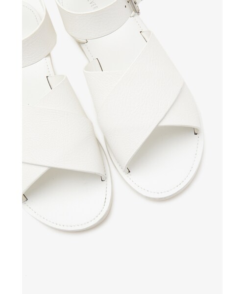 FOREVER 21（フォーエバー トゥエンティーワン）の「FOREVER 21 Faux Leather Ankle Strap Sandals（サンダル・レディース・Black/White・6.5/5.5/6/7/7.5/8/8.5/9/10）」の6枚目の写真