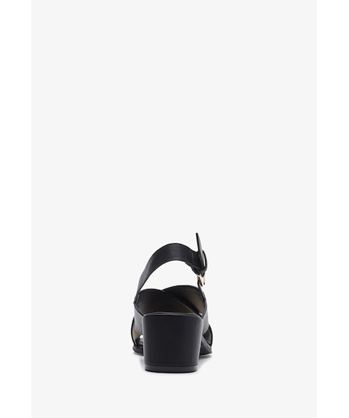 FOREVER 21（フォーエバー トゥエンティーワン）の「FOREVER 21 Crisscross-Strap Slingback Sandals（サンダル・レディース・Black/White・7/5.5/6/6.5/7.5/8/8.5/9/10）」の4枚目の写真