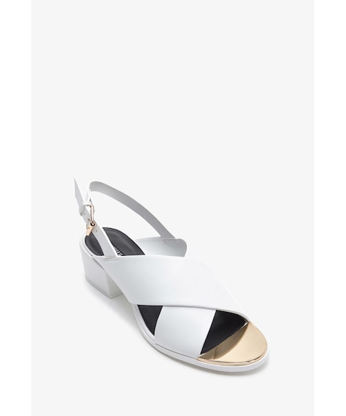 FOREVER 21（フォーエバー トゥエンティーワン）の「FOREVER 21 Crisscross-Strap Slingback Sandals（サンダル・レディース・Black/White・7/5.5/6/6.5/7.5/8/8.5/9/10）」の5枚目の写真